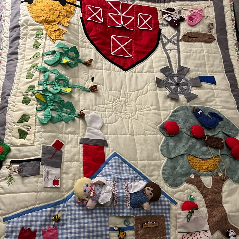 Childrens Hanging Quilt